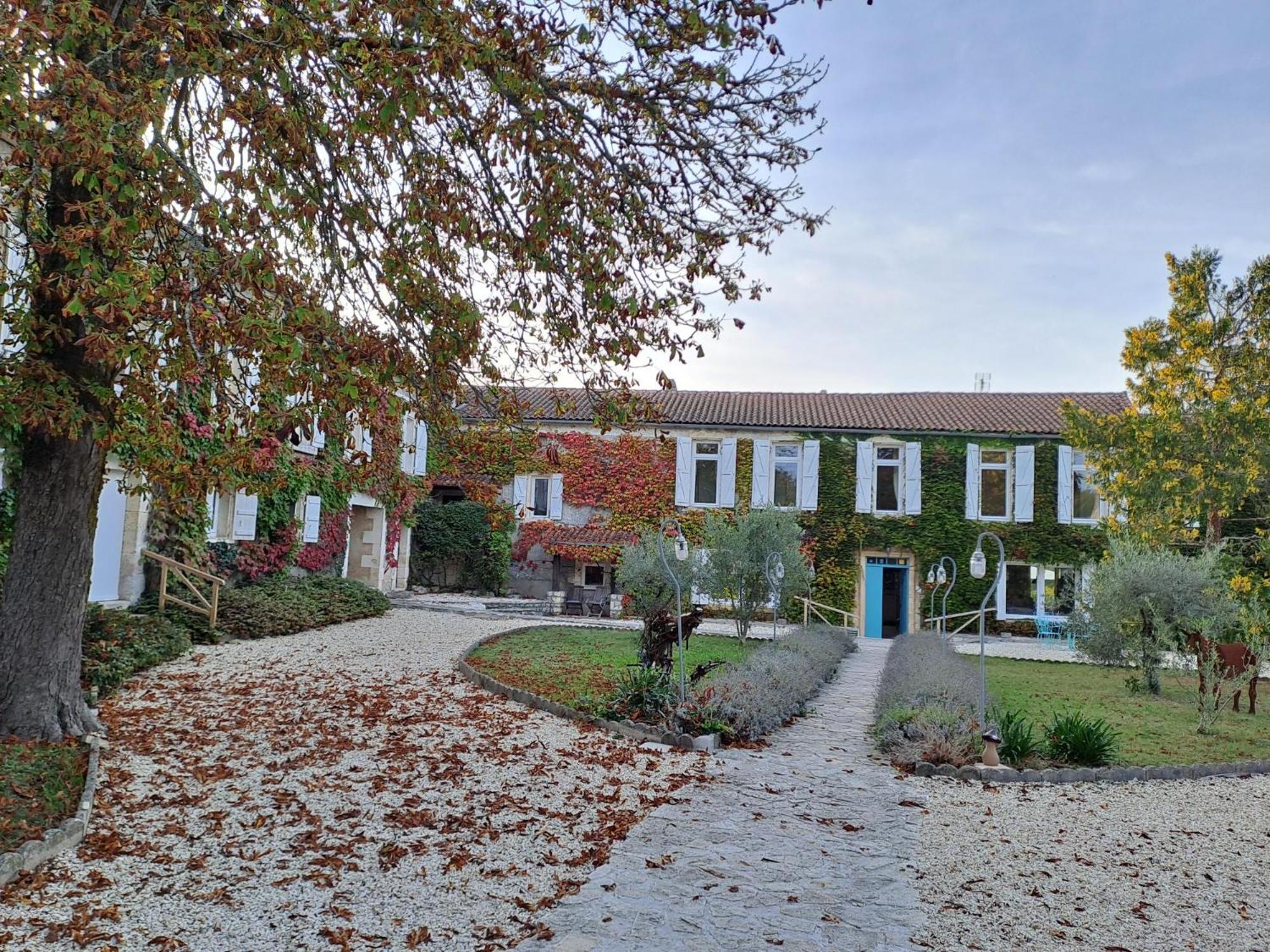 Logis Hotels Domaine Du Chatelard Dirac Kültér fotó