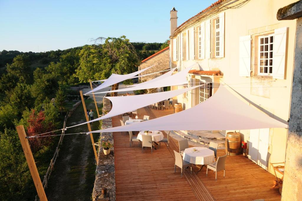 Logis Hotels Domaine Du Chatelard Dirac Kültér fotó