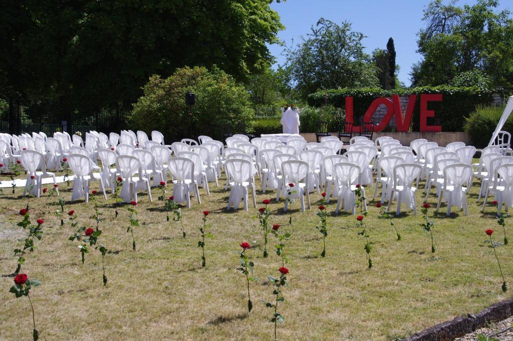 Logis Hotels Domaine Du Chatelard Dirac Kültér fotó